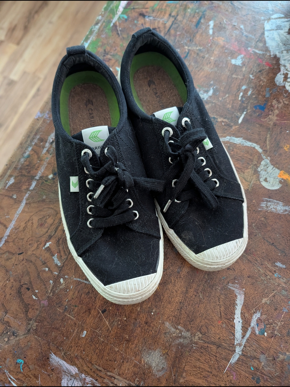 Cariuma  Black Canvas Lace-Up Sneakers